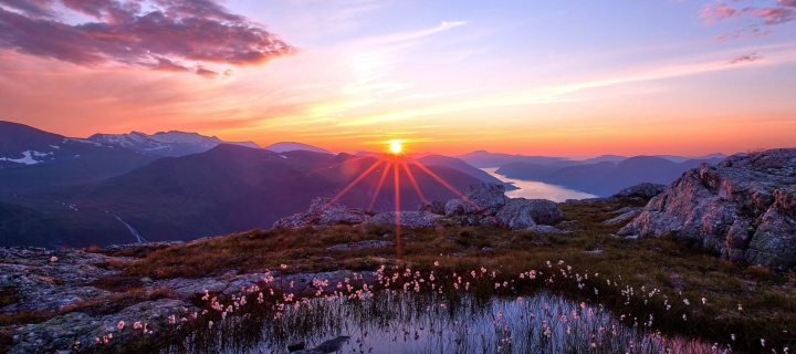 Sunset In The Mountains wallpaper 720x320