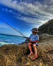 Das Young Boy Fishing Wallpaper 176x220