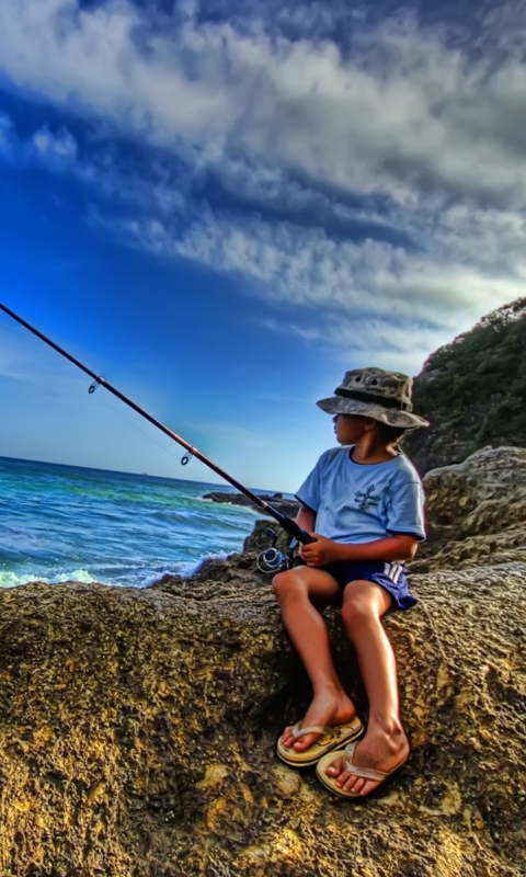 Das Young Boy Fishing Wallpaper 480x800