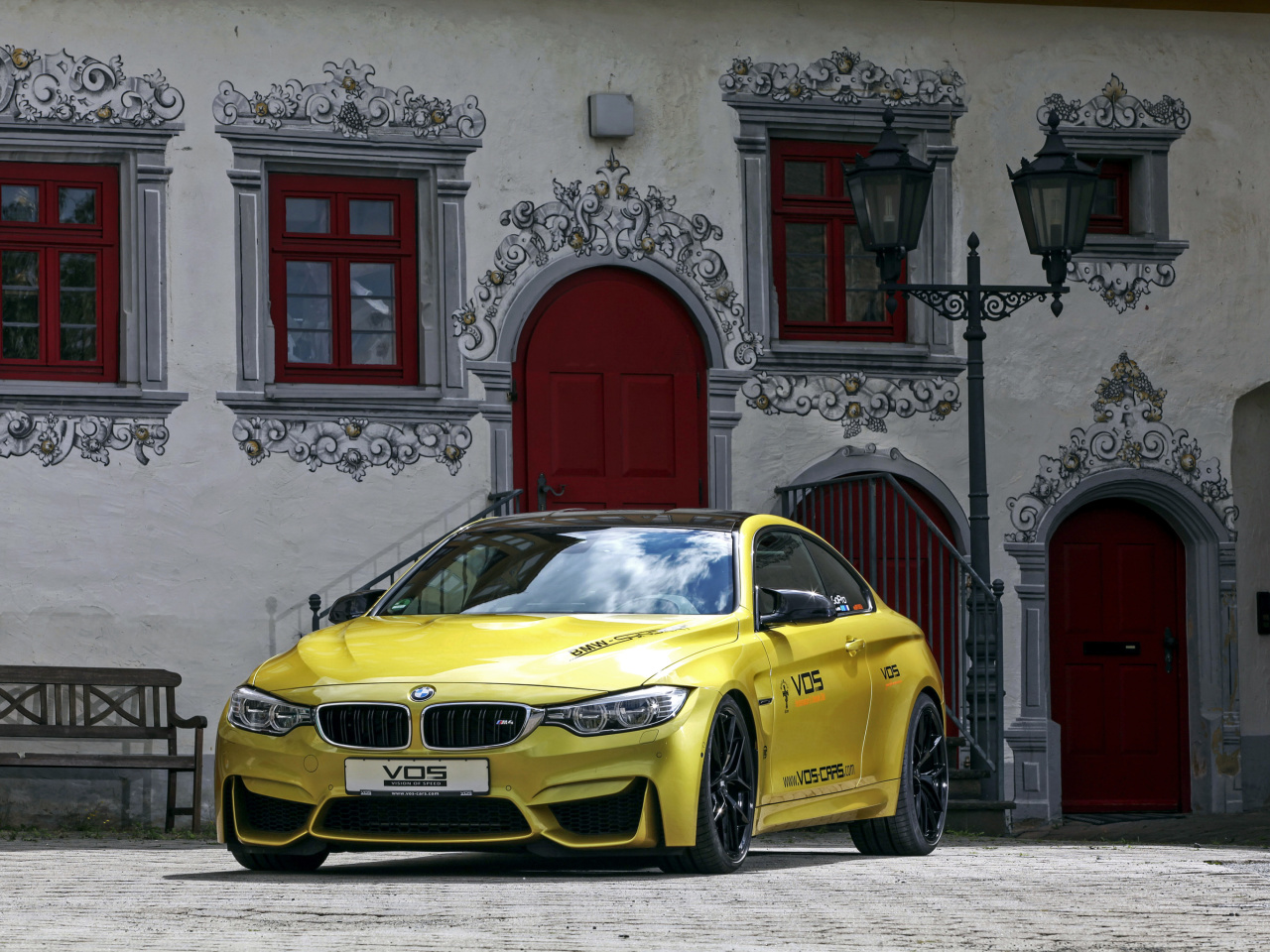 BMW M4 F82 GTS wallpaper 1280x960