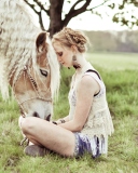 Das Blonde Girl And Her Horse Wallpaper 128x160