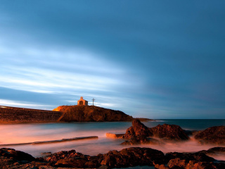 Sea and Church wallpaper 320x240