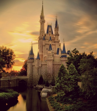 Vintage Castle Wallpaper for 240x320