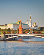 Fondo de pantalla Moscow And Moskva River 176x220