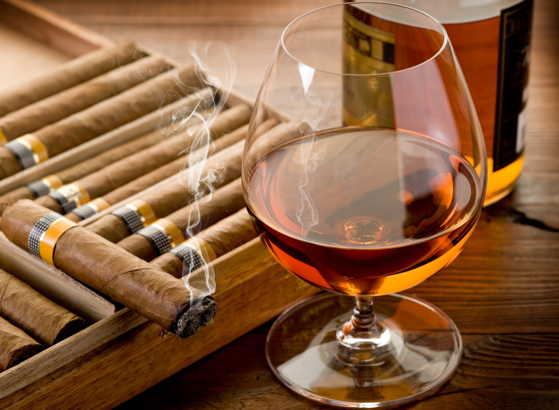 Обои Cognac vs Cigars 1920x1408