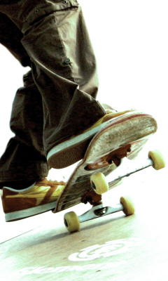 Fondo de pantalla Skateboard 240x400
