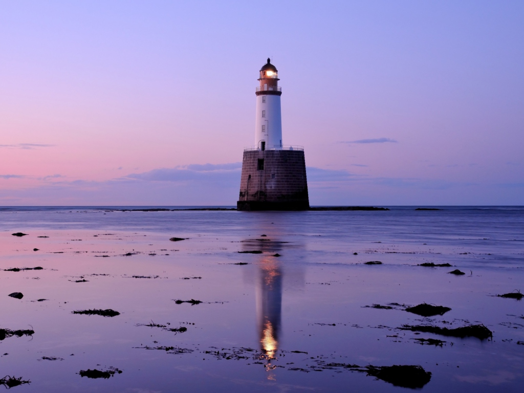 Обои Lighthouse In Scotland 1024x768