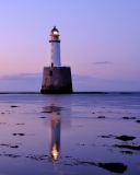 Das Lighthouse In Scotland Wallpaper 128x160