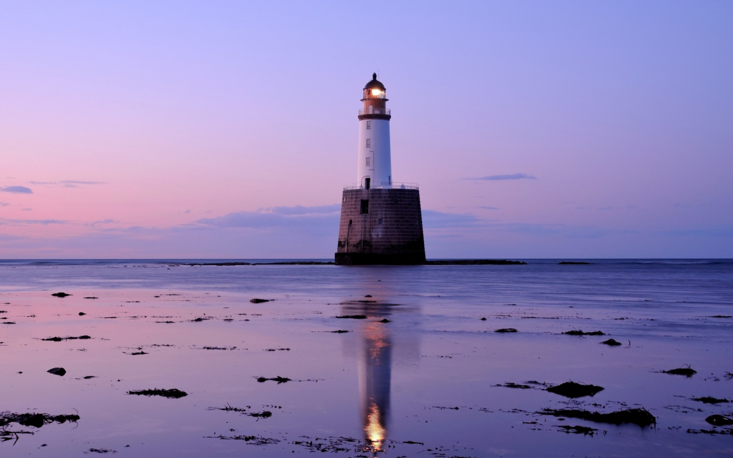 Screenshot №1 pro téma Lighthouse In Scotland 1440x900