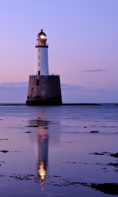 Sfondi Lighthouse In Scotland 240x400