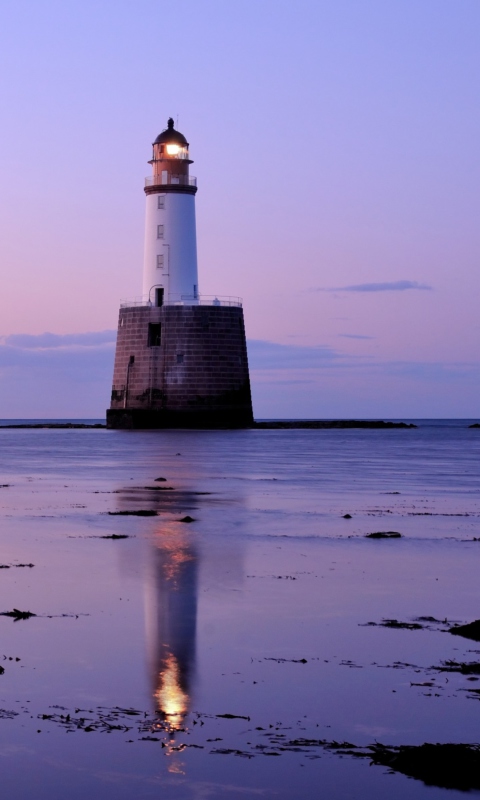 Fondo de pantalla Lighthouse In Scotland 480x800