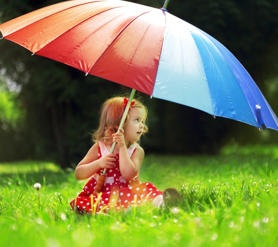 Little Girl With Big Rainbow Umbrella wallpaper 960x854