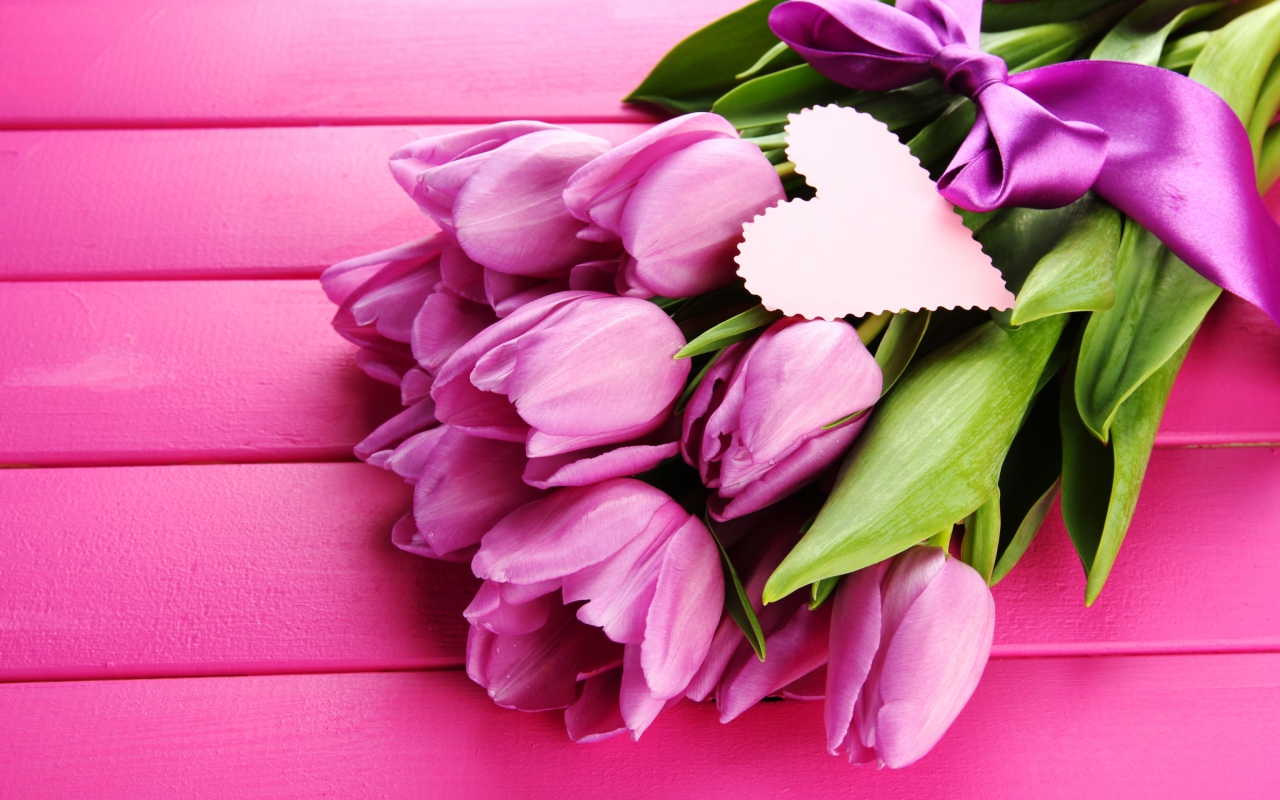 Fondo de pantalla Purple Tulips Bouquet Is Love 1280x800