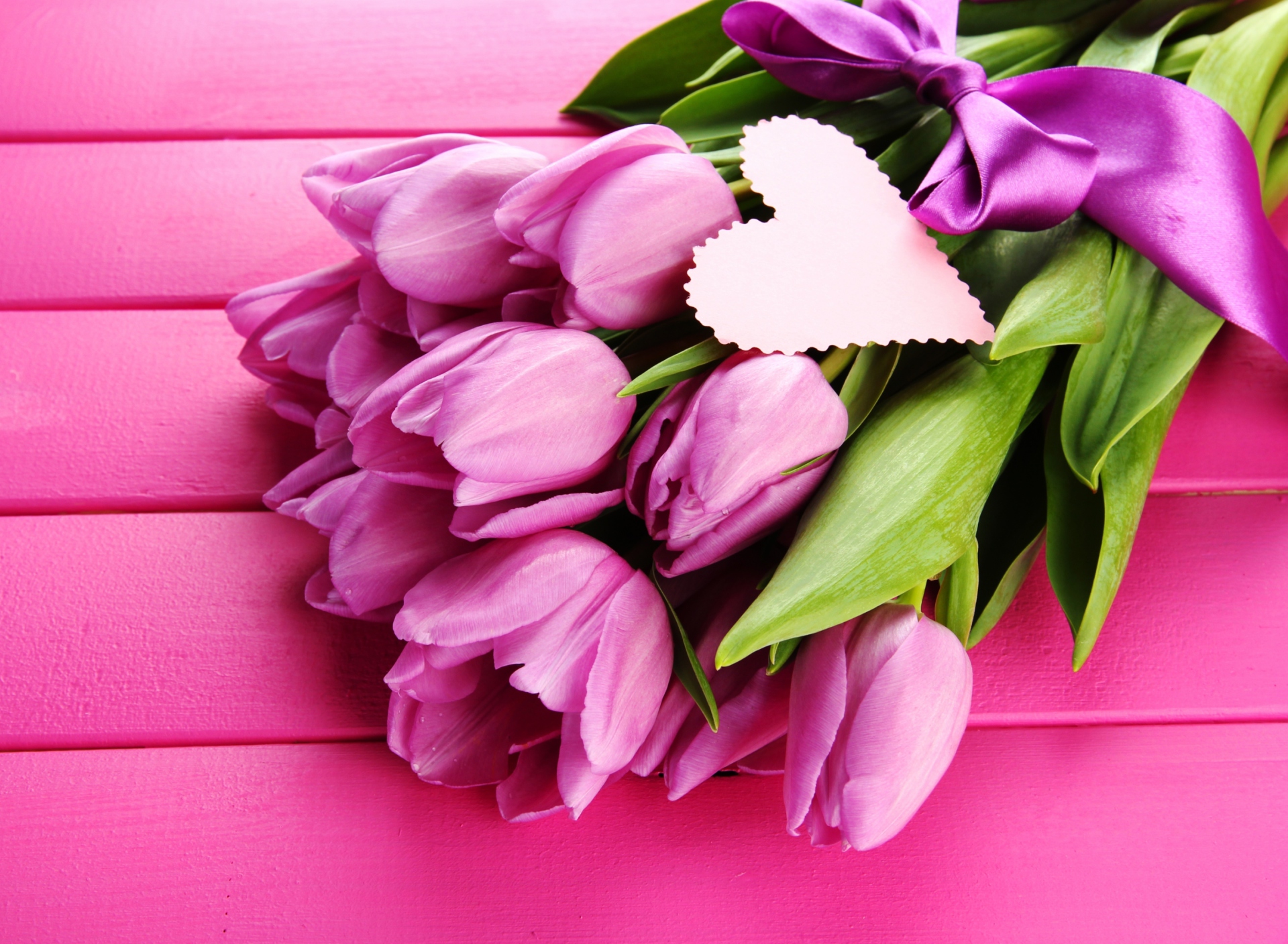Обои Purple Tulips Bouquet Is Love 1920x1408
