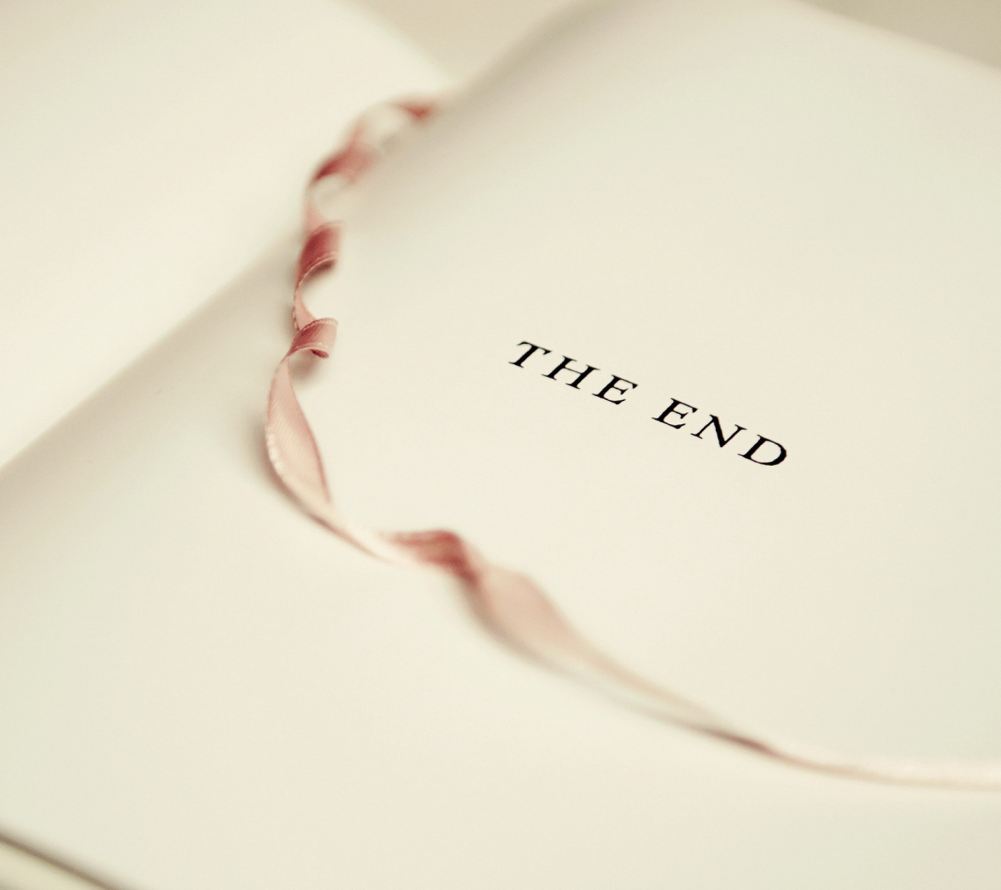 Fondo de pantalla The End Of Book 1440x1280