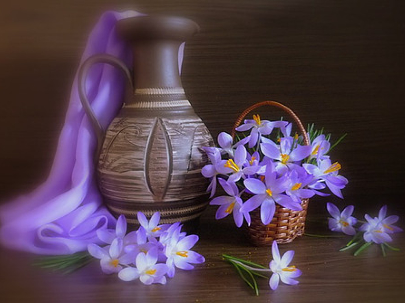Vase And Purple Flowers wallpaper 1400x1050