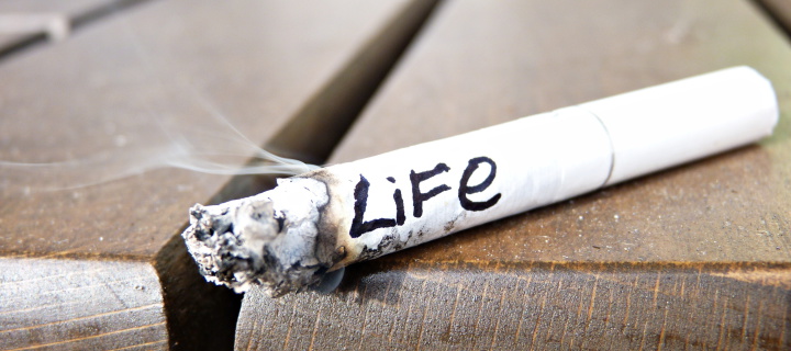 Life burns with cigarette wallpaper 720x320