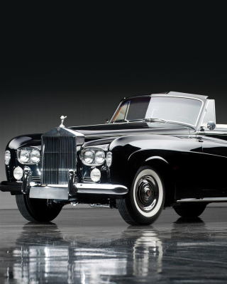 Free Antique Rolls Royce Picture for 240x320