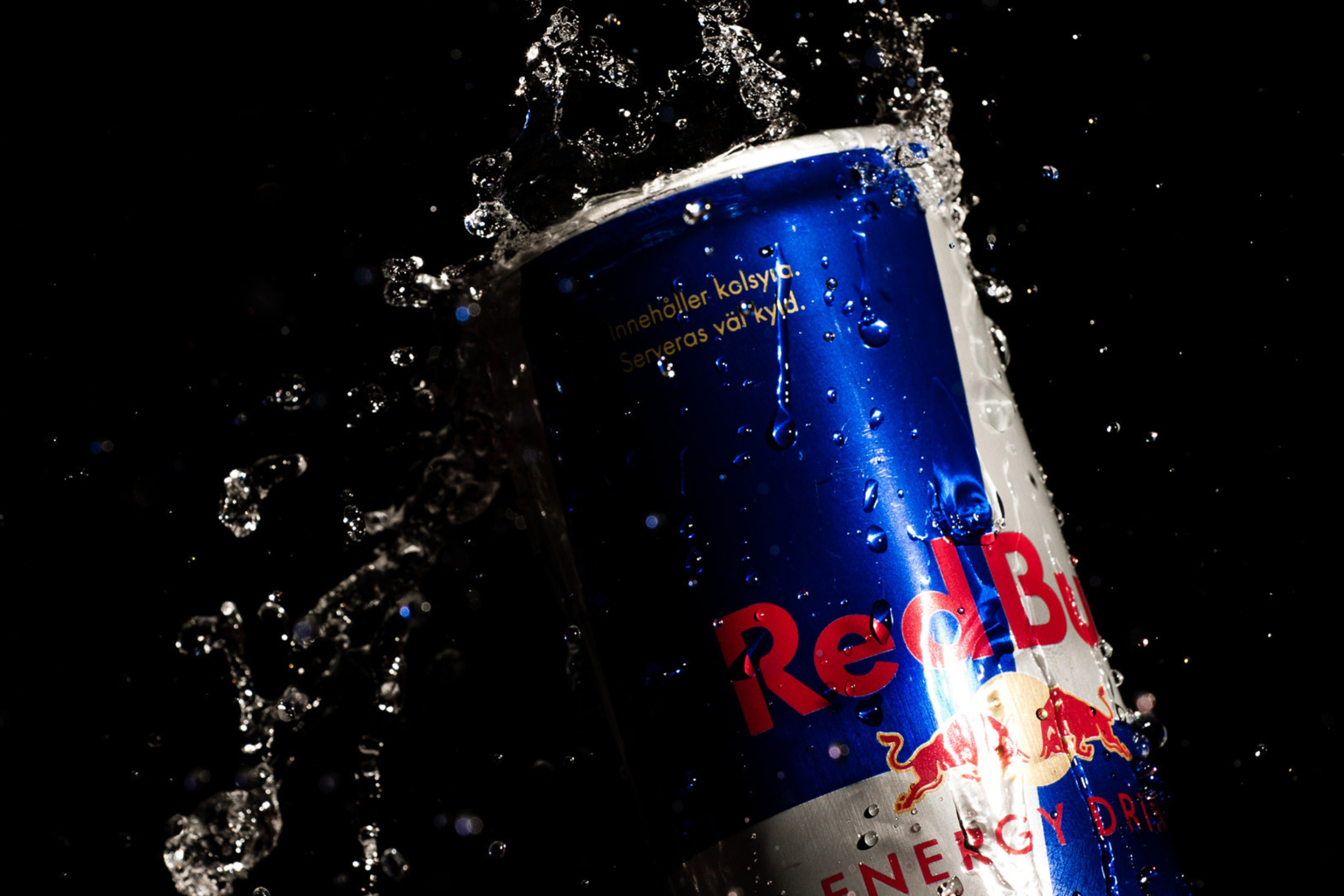 Red Bull Can wallpaper 2880x1920