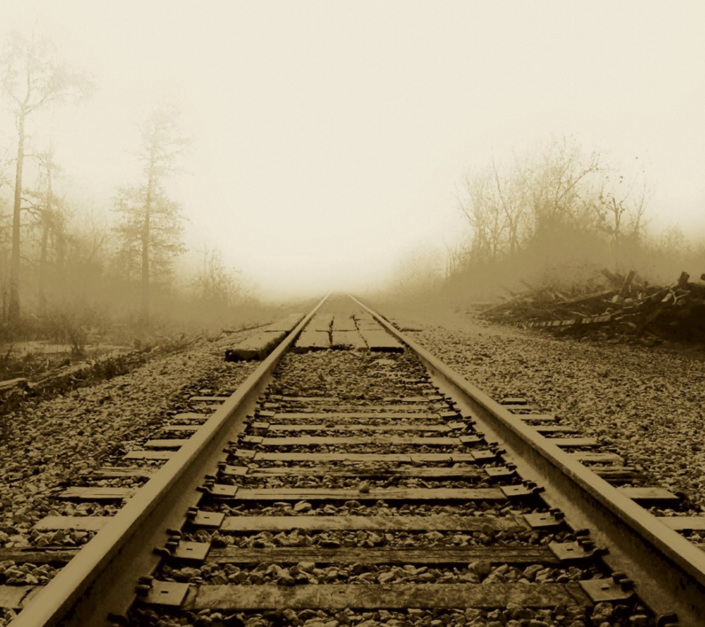 Das Railway In A Fog Wallpaper 1440x1280