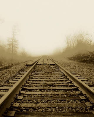 Railway In A Fog sfondi gratuiti per 320x480