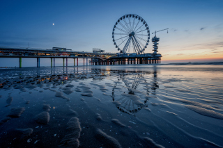 Scheveningen Pier in Netherlands Background for Android, iPhone and iPad