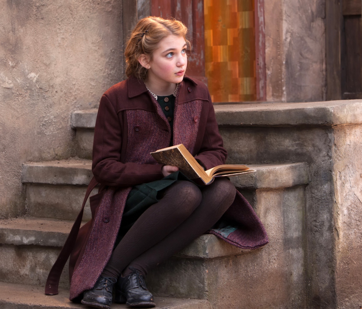 Sophie Nelisse In The Book Thief wallpaper 1200x1024
