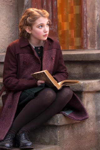 Sophie Nelisse In The Book Thief wallpaper 320x480