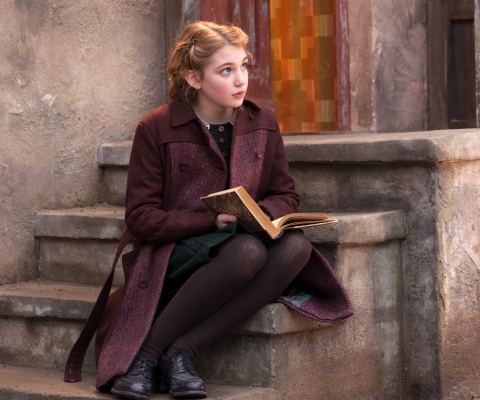 Sophie Nelisse In The Book Thief wallpaper 480x400