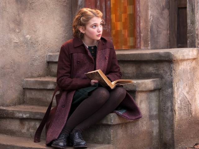 Das Sophie Nelisse In The Book Thief Wallpaper 640x480