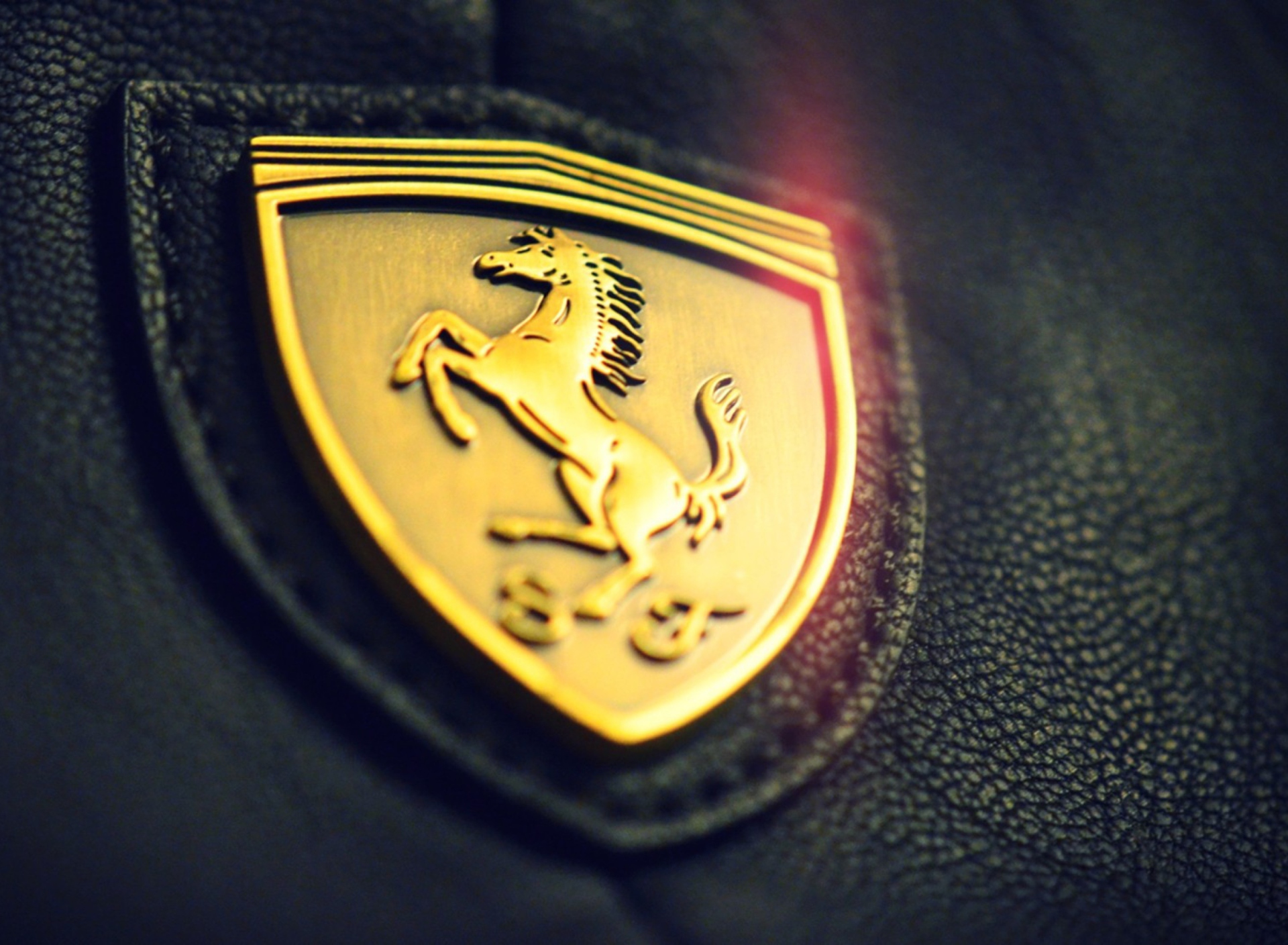 Das Ferrari Emblem Wallpaper 1920x1408