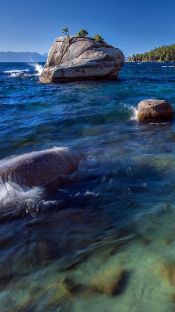 Fondo de pantalla Lake Tahoe Resort 360x640