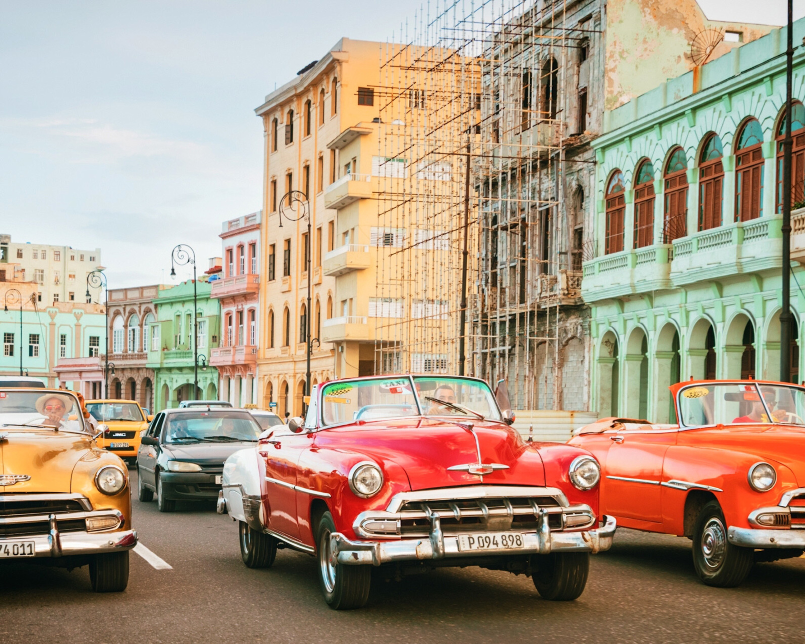 Обои Cuba Retro Cars in Havana 1600x1280
