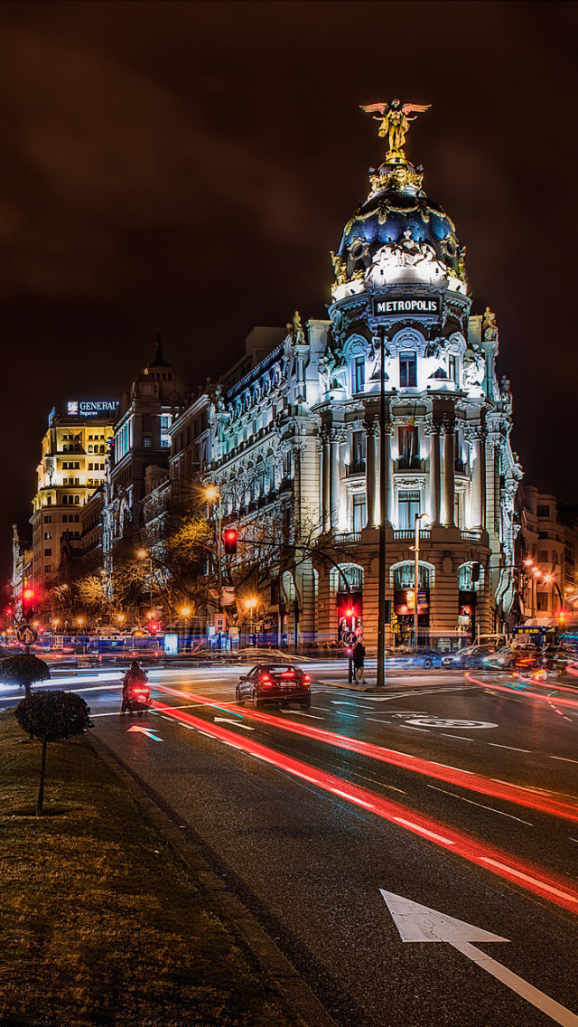 Alcala de Henares UNESCO in Madrid wallpaper 640x1136