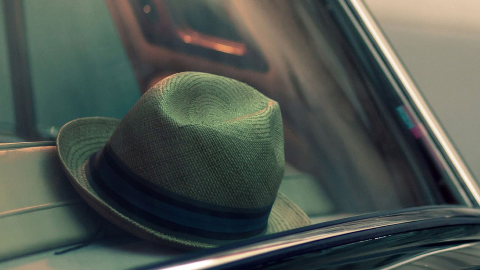 Retro Hat wallpaper 1600x900