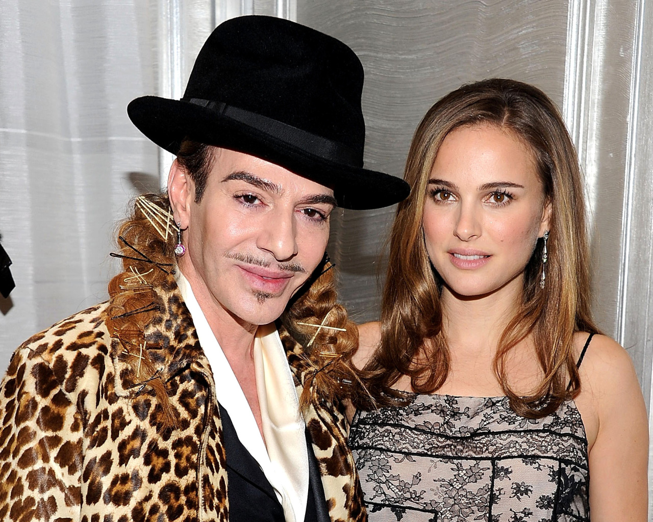 Natalie Portman & John Galliano screenshot #1 1280x1024