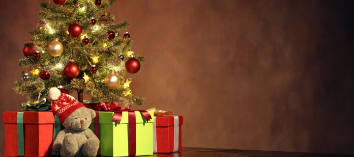 Screenshot №1 pro téma Christmas Presents Under Christmas Tree 720x320