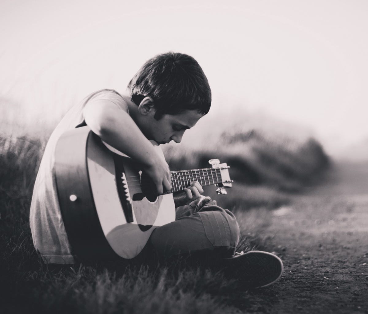 Sfondi Boy With Guitar 1200x1024