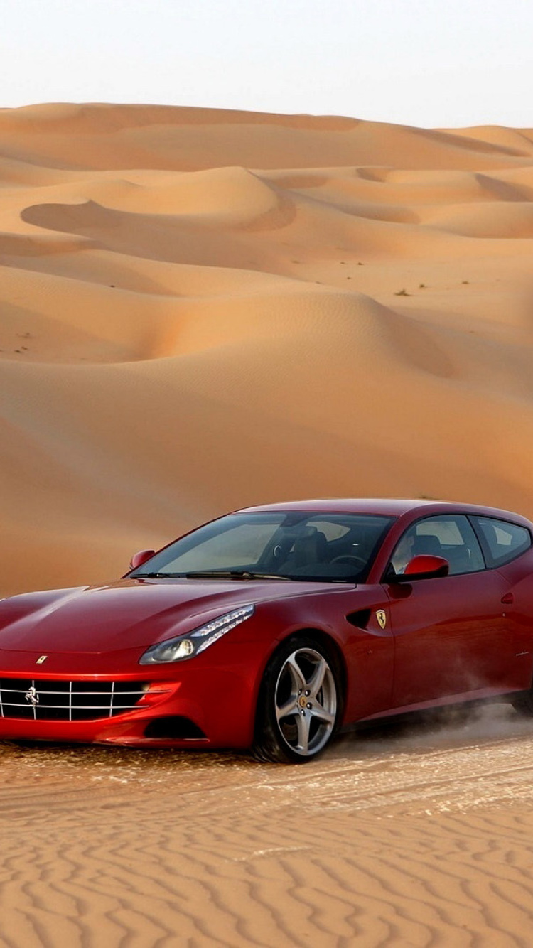 Das Ferrari FF in Desert Wallpaper 750x1334