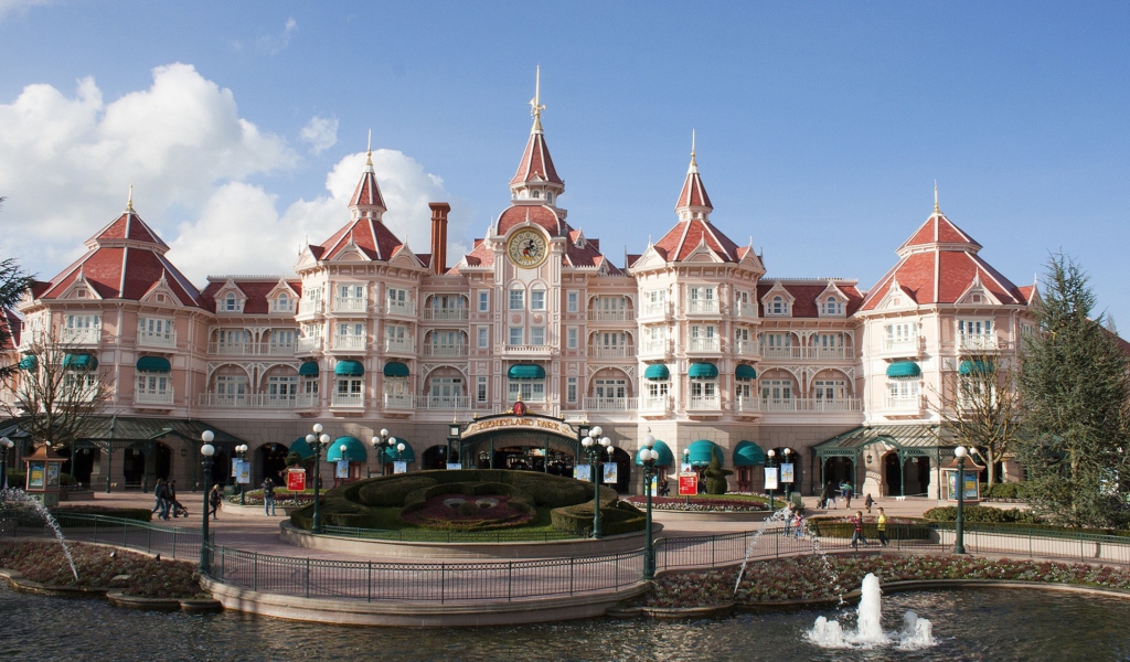 Disneyland Paris Castle Hotel screenshot #1 1024x600