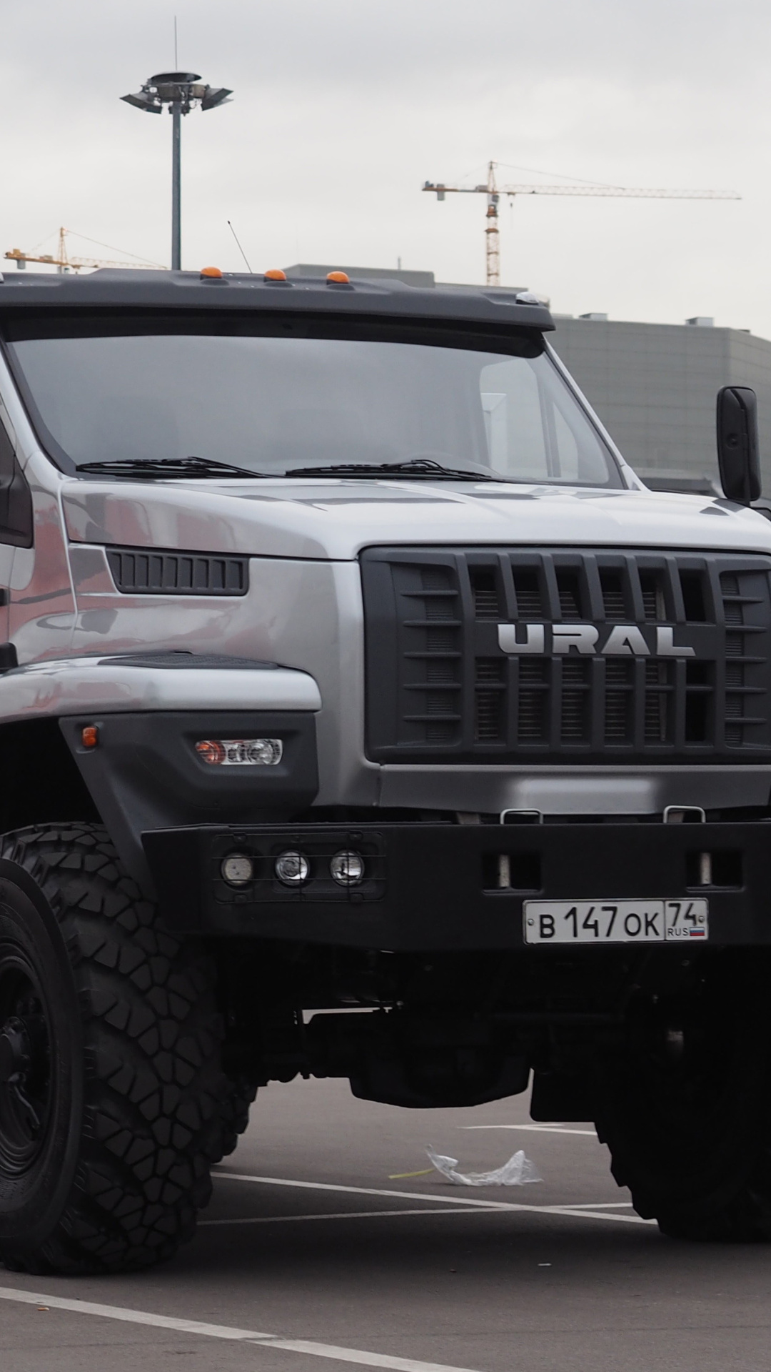 Fondo de pantalla Ural Next Flatbed Truck 1080x1920