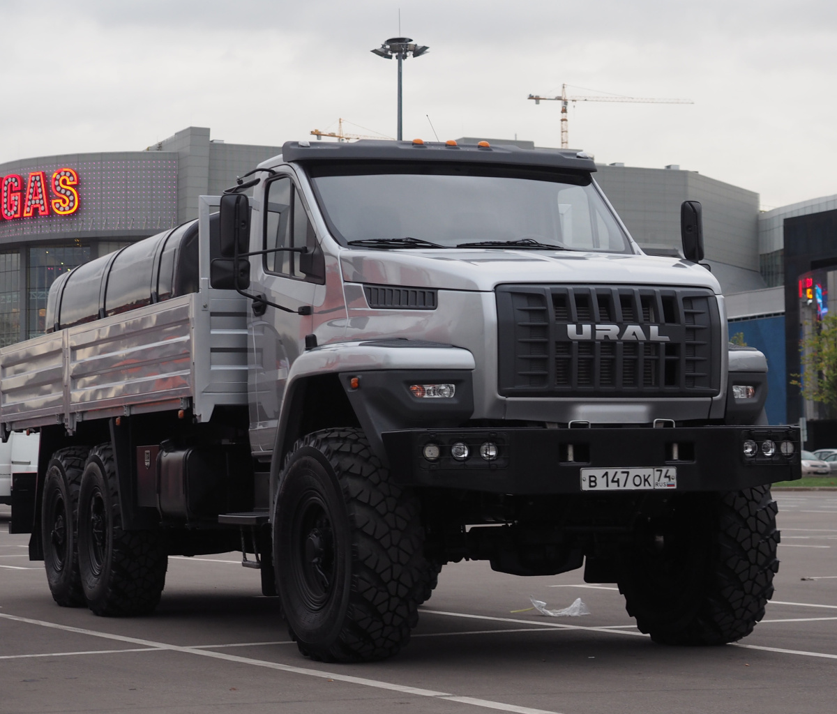 Das Ural Next Flatbed Truck Wallpaper 1200x1024
