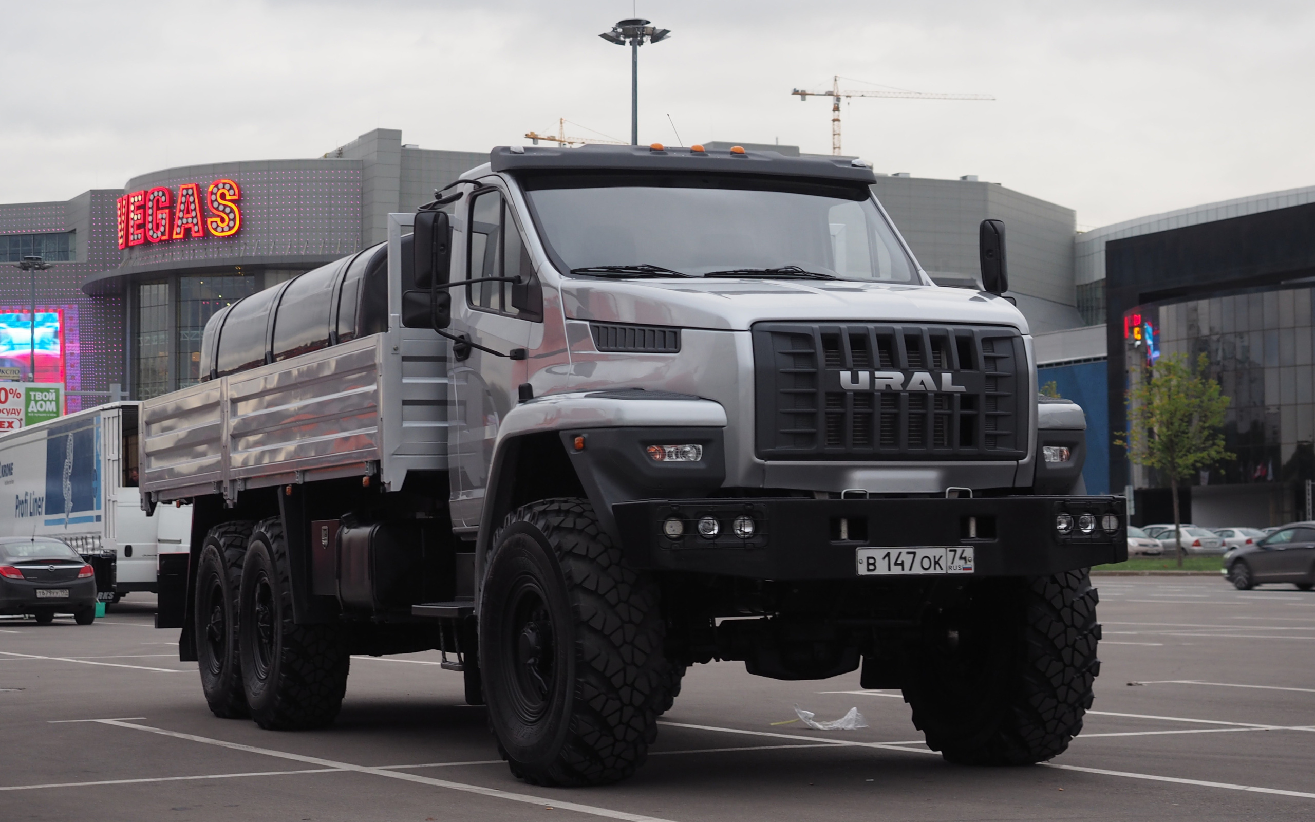Fondo de pantalla Ural Next Flatbed Truck 2560x1600