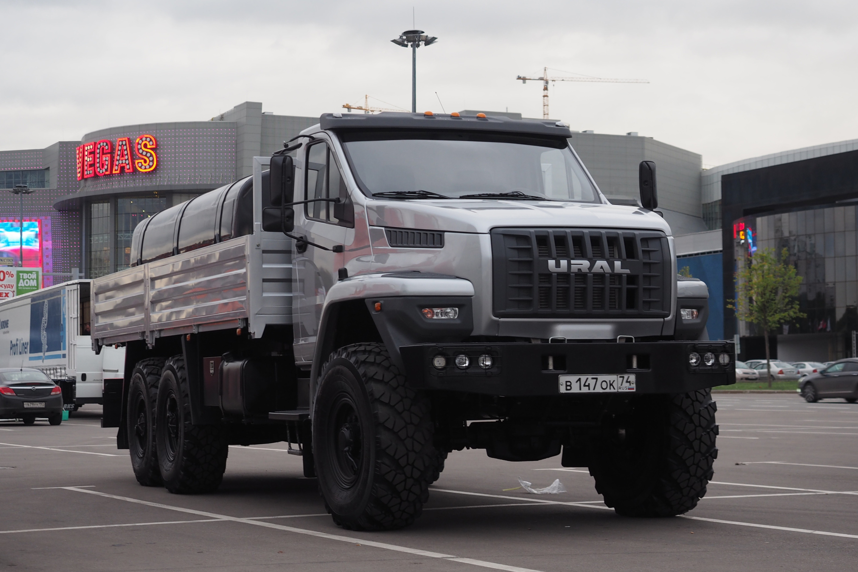 Das Ural Next Flatbed Truck Wallpaper 2880x1920