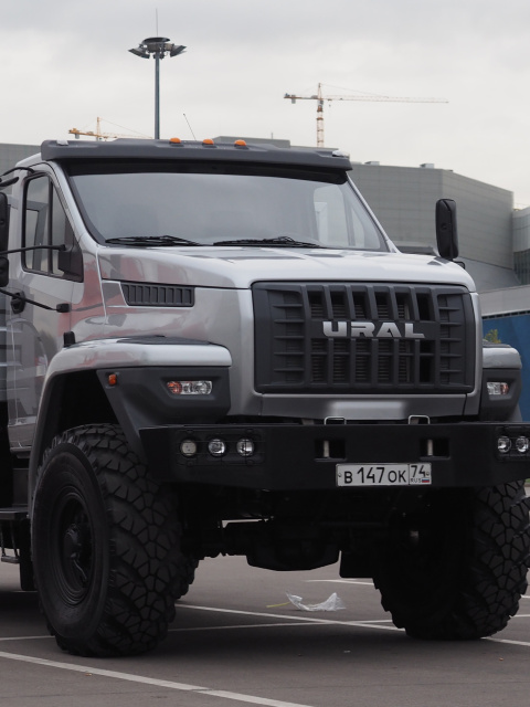 Fondo de pantalla Ural Next Flatbed Truck 480x640