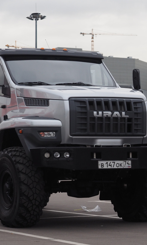 Das Ural Next Flatbed Truck Wallpaper 480x800