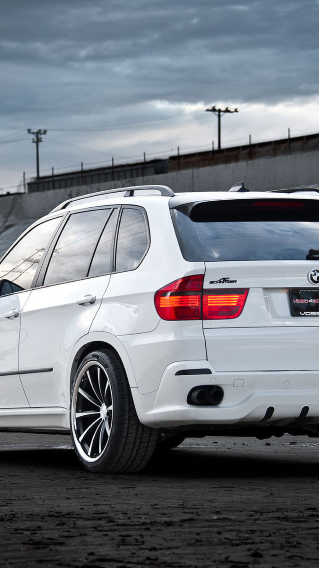 Das White BMW X5 Wallpaper 1080x1920
