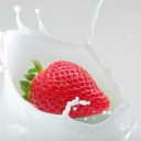 Fondo de pantalla Strawberrie In Milk 128x128