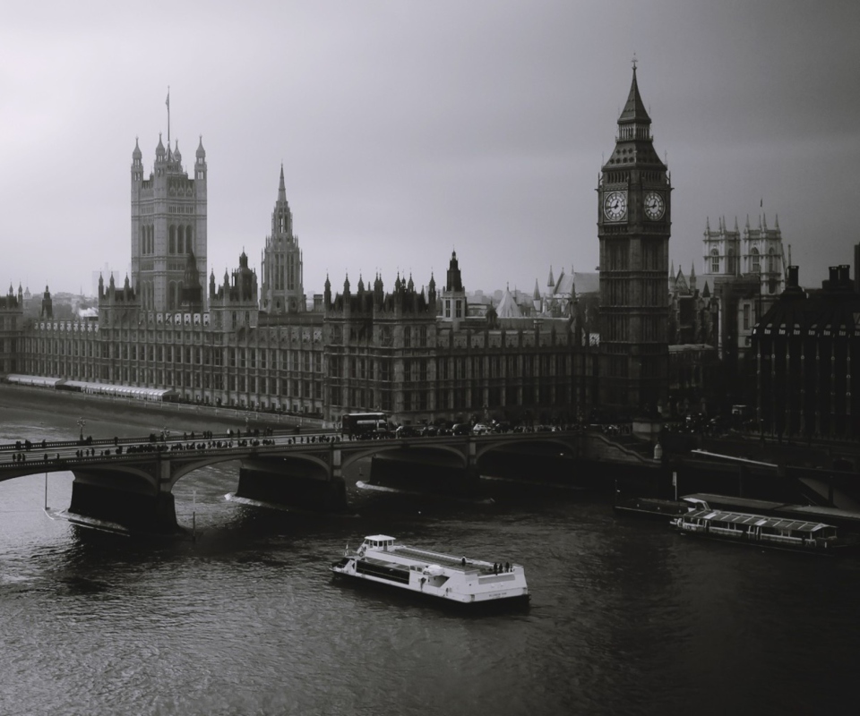 London Black And White screenshot #1 960x800