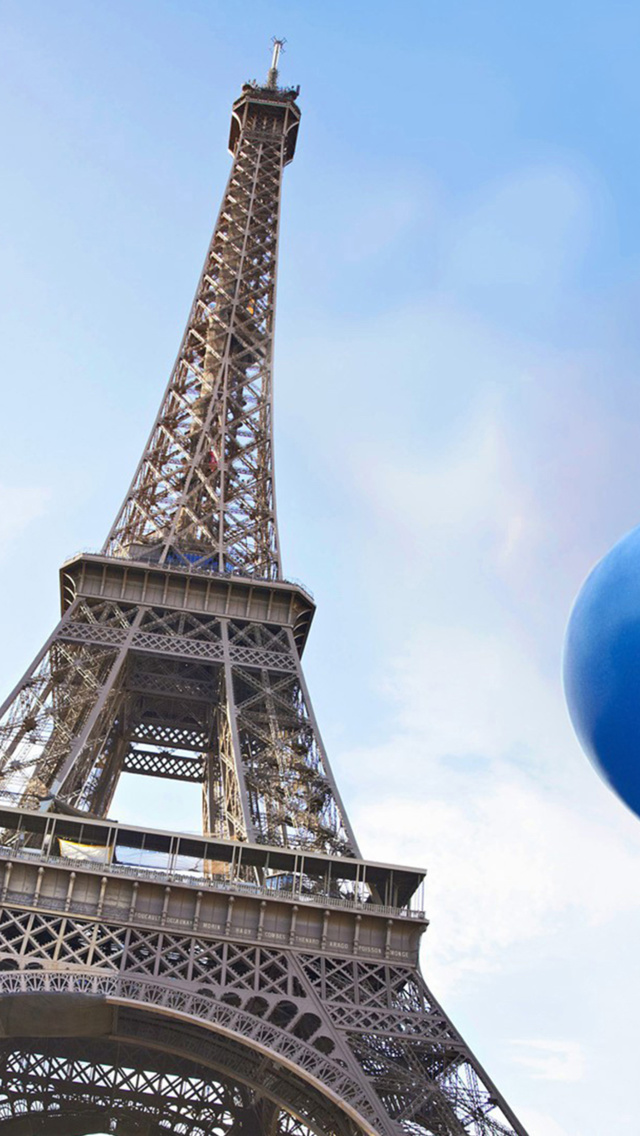 Fondo de pantalla Eiffel Tower on Bastille Day 640x1136